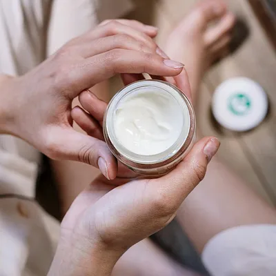 Handcrème voor oudere huid: zo houd je je handen zacht