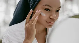 Waarom wallen in de ochtend? 7 oorzaken en wat echt helpt