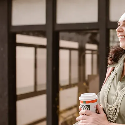 Opvliegers na de overgang: waarom ze aanhouden en wat echt helpt