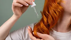 Droog haar in de winter: oorzaken en 8 tips voor zacht haar