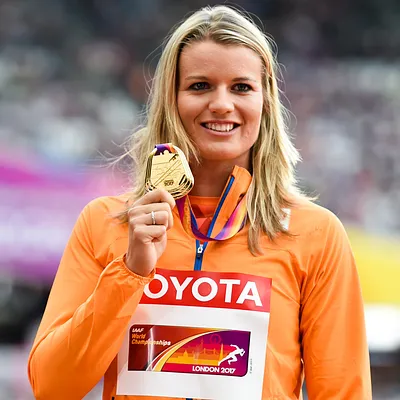 Dafne Schippers stopt met datingapps: “Ze geloofden niet dat ik het was”