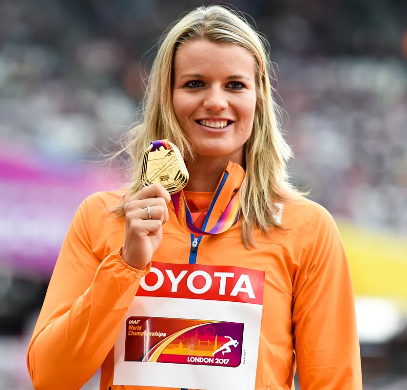 Dafne Schippers stopt met datingapps: “Ze geloofden niet dat ik het was”