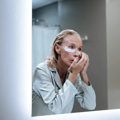 Rimpels onder ogen verminderen: wat werkt en wat niet