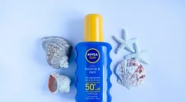 Beste zonnebrand voor je gezicht: apotheek vs drogist vergeleken