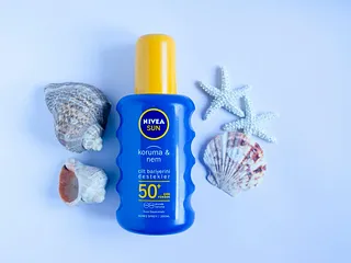 Beste zonnebrand voor je gezicht: apotheek vs drogist vergeleken