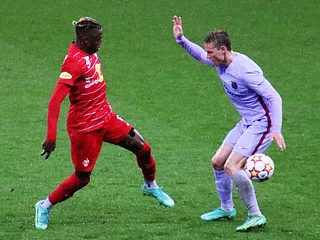 Vriendin Frenkie de Jong: wie is Mikky Kiemeney?