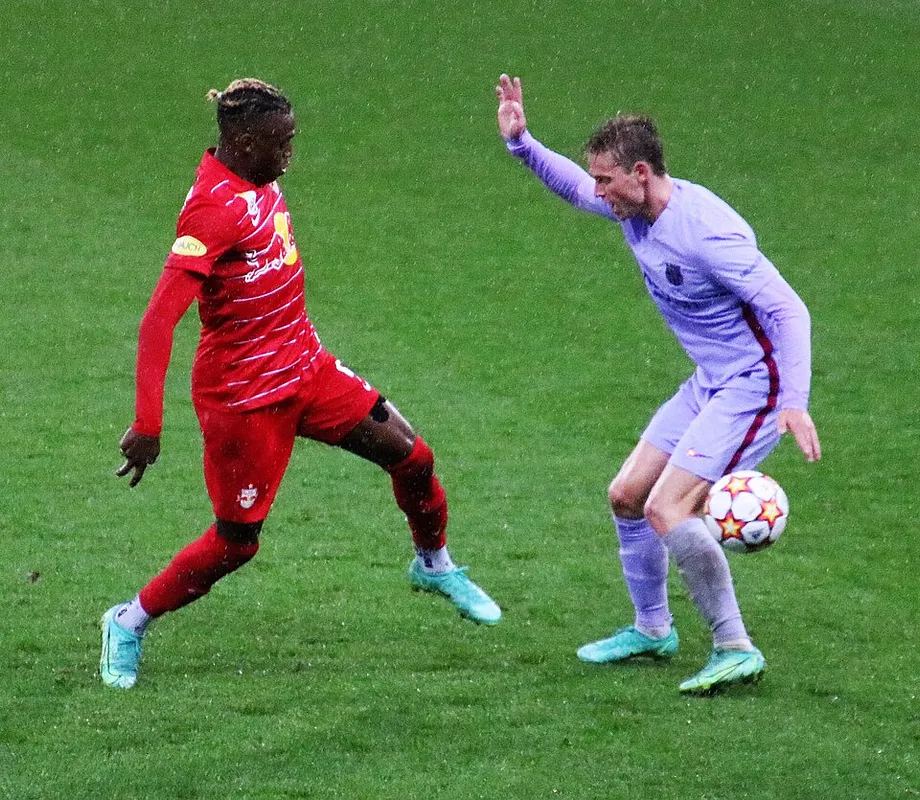 Vriendin Frenkie de Jong: wie is Mikky Kiemeney?