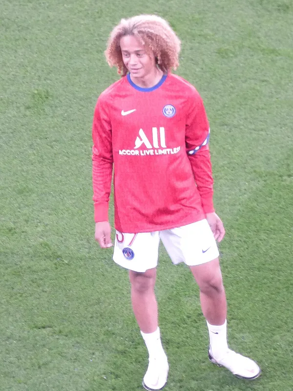 Vriendin Xavi Simons: wie is het vriendinnetje van de voetbalster?