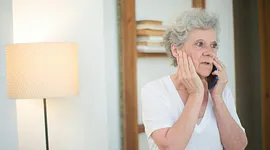 Haaruitval bij vrouwen: oorzaken, behandeling en wanneer naar de huisarts