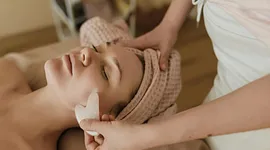 Gua sha voor beginners: techniek, voordelen en tips