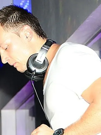 Yves V