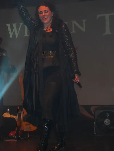 Sharon den Adel