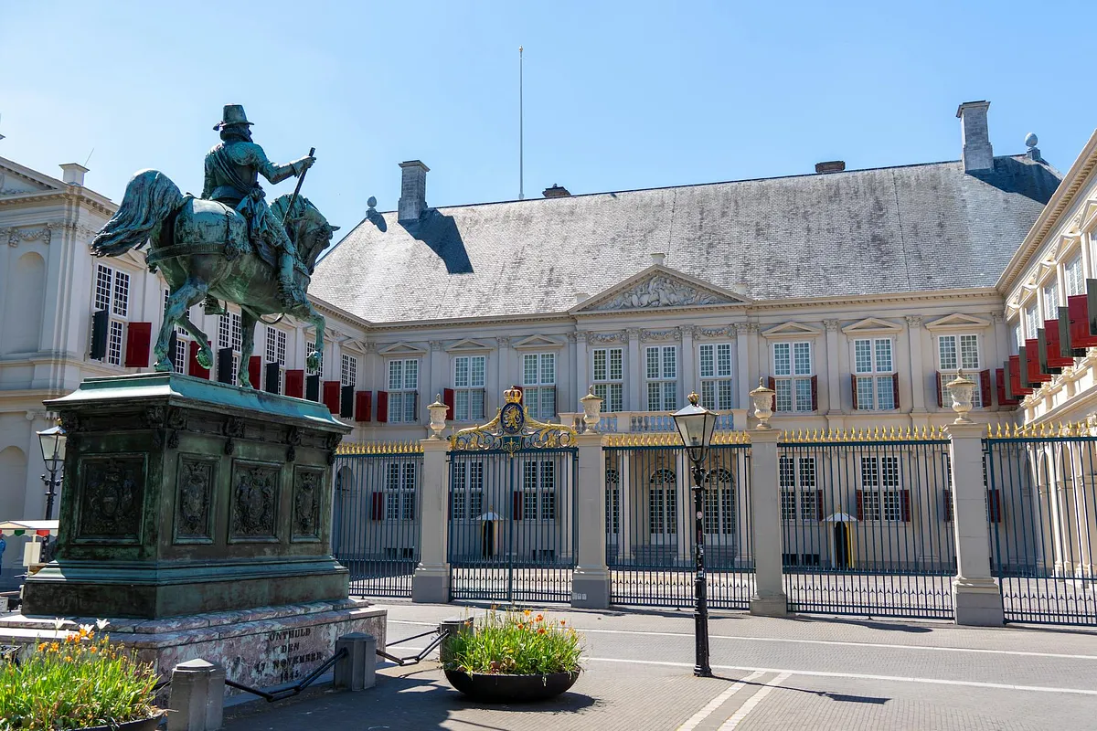 Bram Suijker verkondigt prins Friso in tweede seizoen Máxima