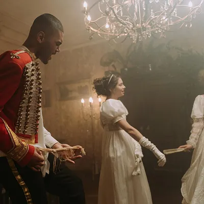 Luke Thompson: ‘Angstig’ voor de hete scènes in Bridgerton