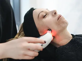 Jeugdpuistjes behandelen