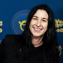 Raven van Dorst over pijnlijk visumproces: genderneutrale X tijdelijk kwijt