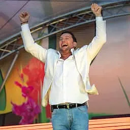 Tino Martin wordt voor het eerst vader: welkom kleine Jones