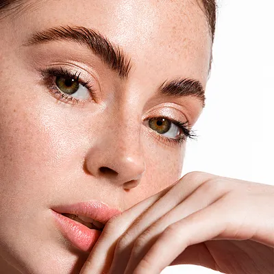 5 slimme skincaretips tegen zichtbare poriën – zo verklein je ze optisch