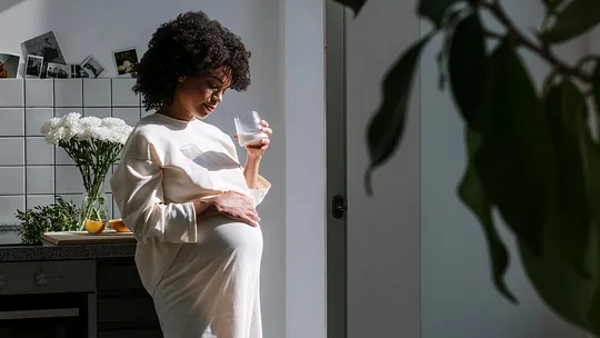 Aquarius tijdens zwangerschap: mag het en helpt het bij misselijkheid?