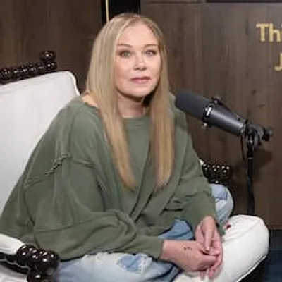 Christina Applegate dankt fans na ziekenhuisopname: “Elke dag voel ik me beter”