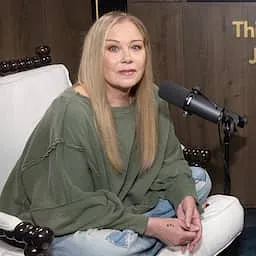 Christina Applegate dankt fans na ziekenhuisopname: “Elke dag voel ik me beter”