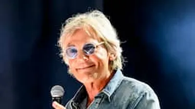 Matthijs van Nieuwkerk onverwacht opgenomen: fans vragen zich af wat er gebeurd is