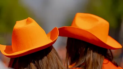 Ouders geven kinderen meer vrijheid op Koningsdag, onderzoek onthult