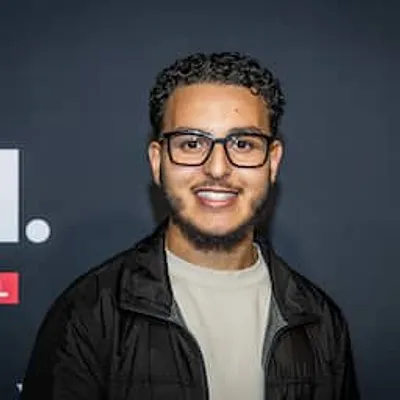 Marouane Meftah viert huwelijk: diamanten ring en zilveren belofte