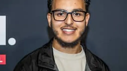 Marouane Meftah viert huwelijk: diamanten ring en zilveren belofte