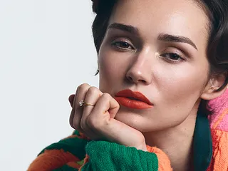 Koele make‑up domineert: zo geef je je look een frisse twist