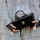Zo herken je een echte vintage Chanel Classic Flap Bag