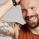 Dai Carter waarschuwt: emotionele onderdrukking kost je gezondheid