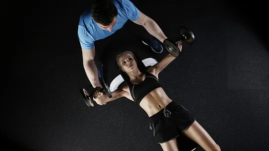 Waarom vrouwen nu liever halters pakken dan hardlopen