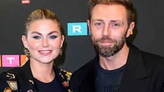 Roxeanne Hazes trouwt met Erik Zwennes: “Het mooiste ‘ja’ ooit”