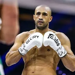 Kickbokser Badr Hari mag strafzaak in vrijheid afwachten
