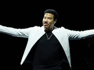 Lionel Richie ondergaat succesvolle hartoperatie wegens boezemfibrilleren