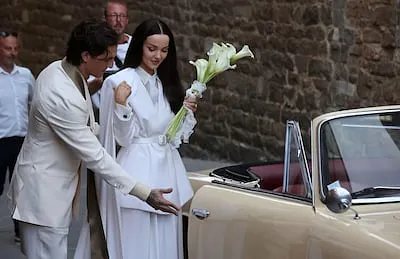 Dove Cameron en Måneskin‑frontman Damiano David trouwden in betoverend Toscane