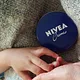 Nivea‑crème krijgt 4 sterren: zo haal je het maximale uit de blauwe pot