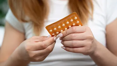 Vrouwen dragen de last van anticonceptie‑bijwerkingen, waar blijft de mannenpil?