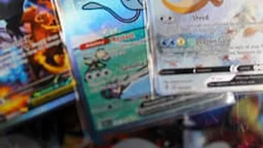 Gepensioneerde schilder wordt miljonair van Pokémonkaarten uit de zolder