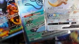 Gepensioneerde schilder wordt miljonair van Pokémonkaarten uit de zolder